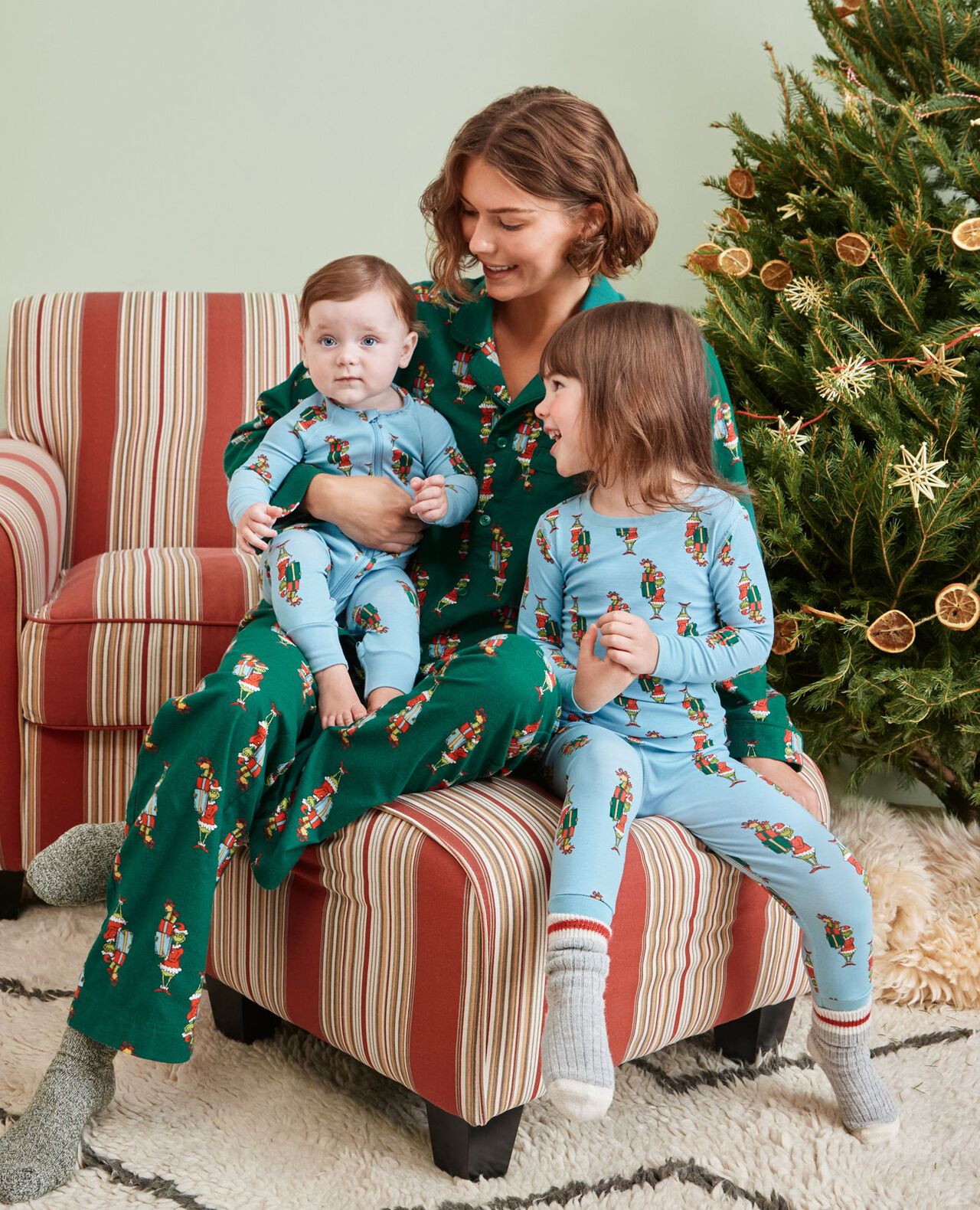 Dr. Seuss Grinch HannaSoft™ Stretch Sleeper - Image 3
